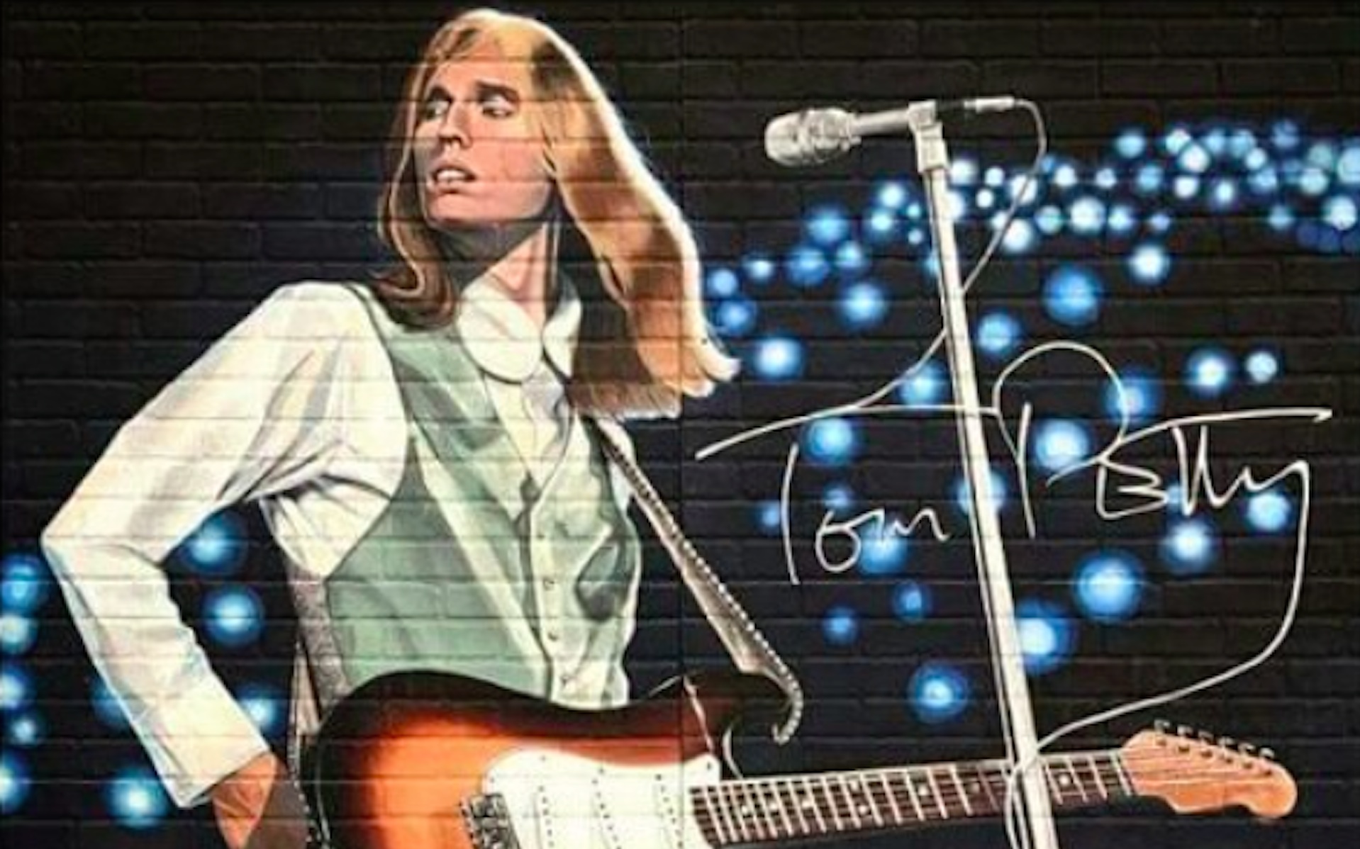 Full Mural Fever Tom Petty memorial unveiled outside Boston's House of Blues